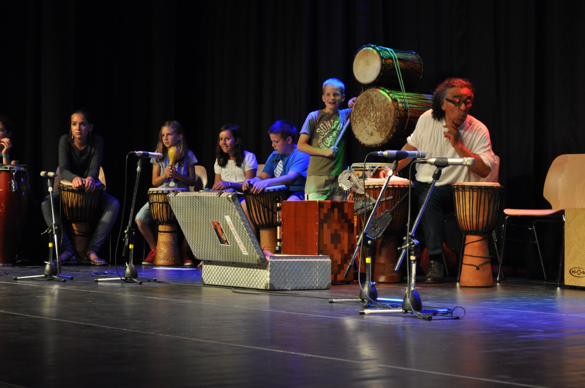 Djembe, Cajon und Congas spielen